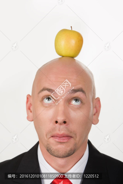 看著蘋果