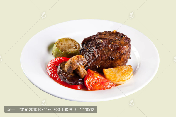 烤蔬菜烤豬肉。