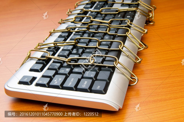 具有鍵盤和鏈的計算機(jī)安全概念