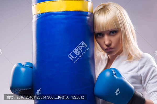 女子在體育運動是一種拳擊