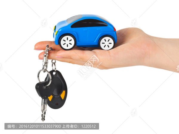 帶鑰匙和車的手