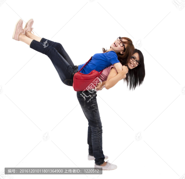 快樂的少女姐妹們在一起玩