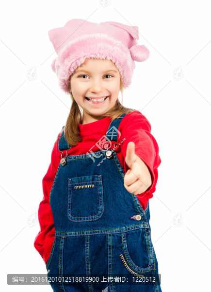 在帽子里的小女孩