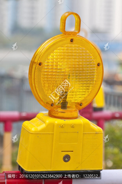 街上的安全燈