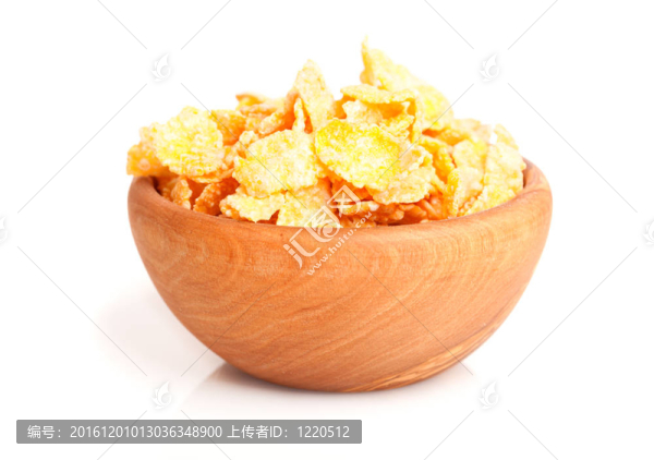 在木碗玉米片。