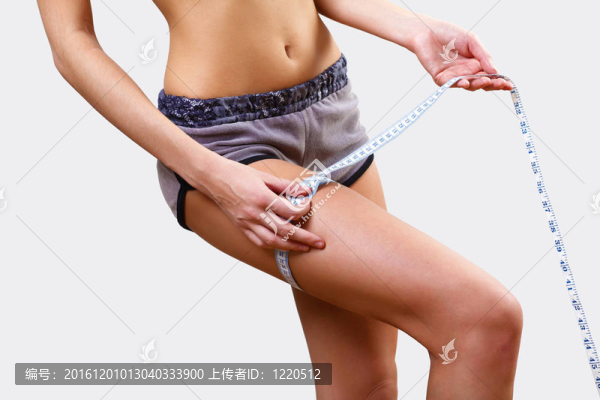 運(yùn)動(dòng)服的年輕漂亮女人