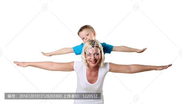 母親與兒子在工作室