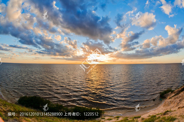美麗的日落湖