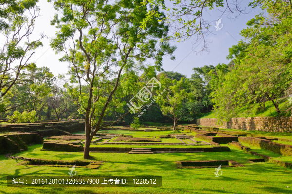 錫吉里亞古宮附近的古遺址；斯里蘭卡（）