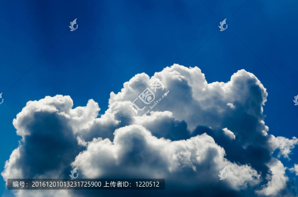浮雕美麗的云彩