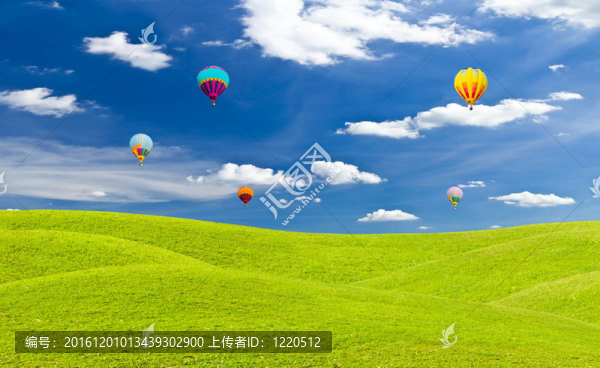 彩色熱氣球?qū)λ{天