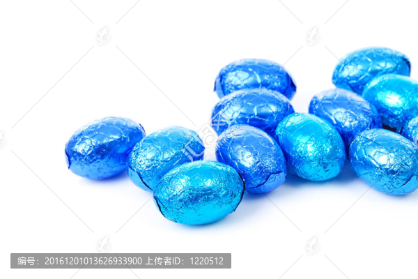 藍(lán)色包裹復(fù)活節(jié)雞蛋