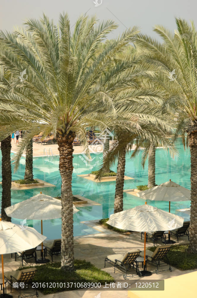 迪拜市豪華酒店游泳池休閑區(qū)；廣東??；UAE