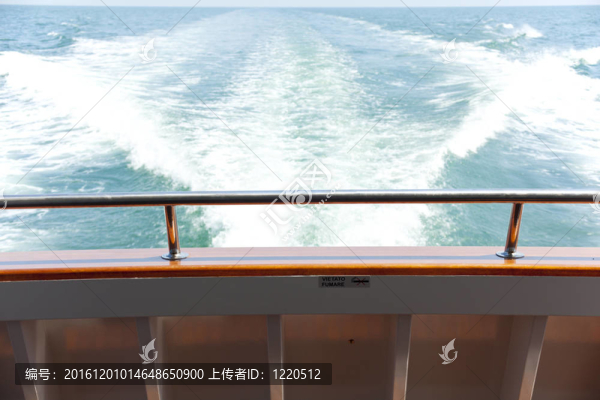 一艘渡船海景