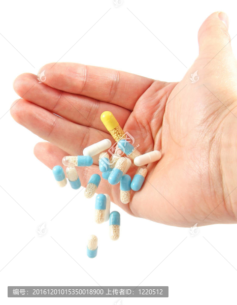 有藥丸的手