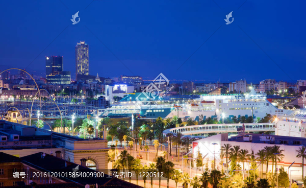 巴塞羅那；夜晚的西班牙天際線