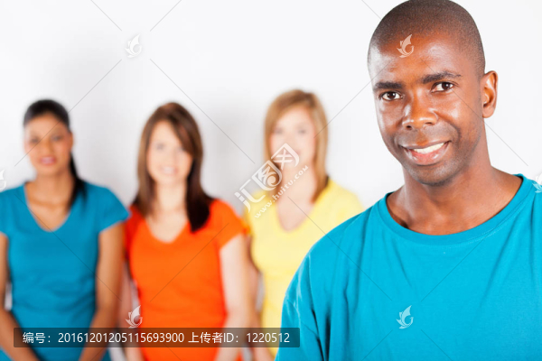 年輕的African,American男子
