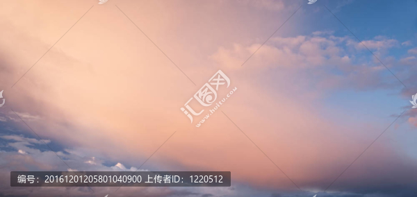美麗的充滿活力的云層背景