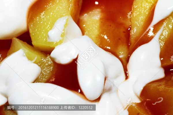辣汁和土豆沙拉醬