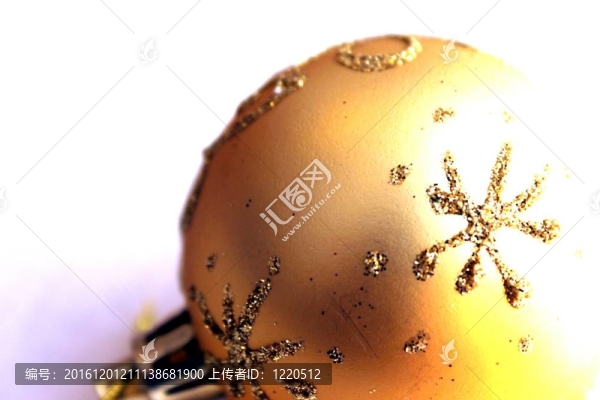 金色明亮圣誕球