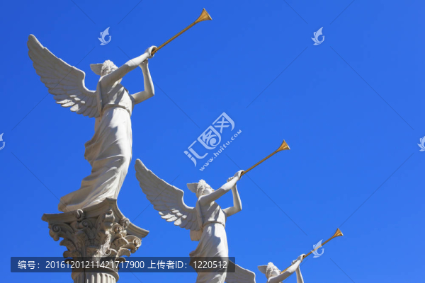 翅膀的行吟詩人的雕像