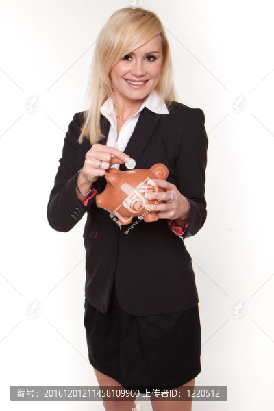 金發(fā)女商人對(duì)她的手機(jī)聊天-匯圖網(wǎng) www.fosd68.com 金發(fā)女商人對(duì)她的手機(jī)聊天