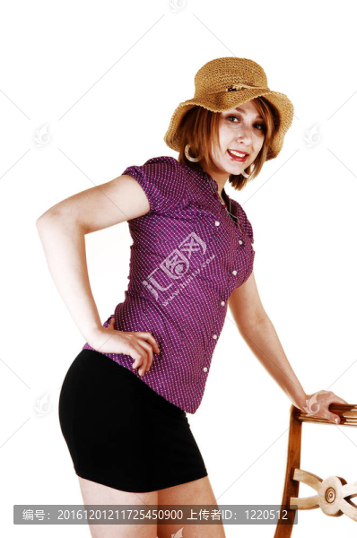 戴帽子的女孩。