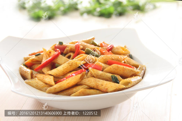 意大利面與辛辣的胡椒醬