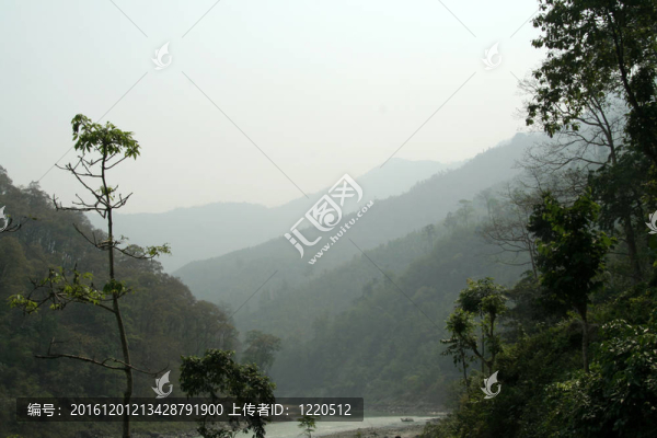 層的Mountains