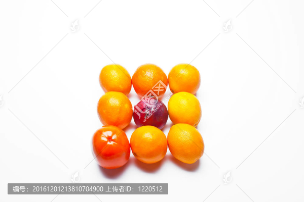 有洋蔥圖案的橙子