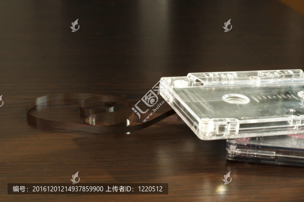 音頻盒式磁帶的磁帶與排除。