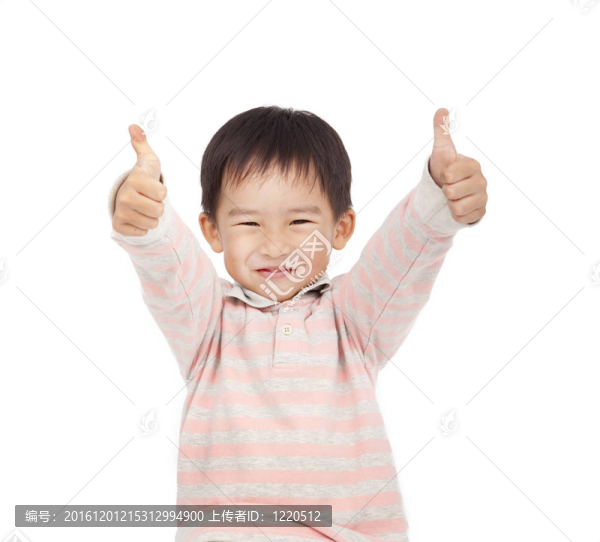 亞洲男孩給你豎起大拇指在白色背景上孤立