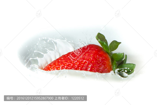 草莓濺奶