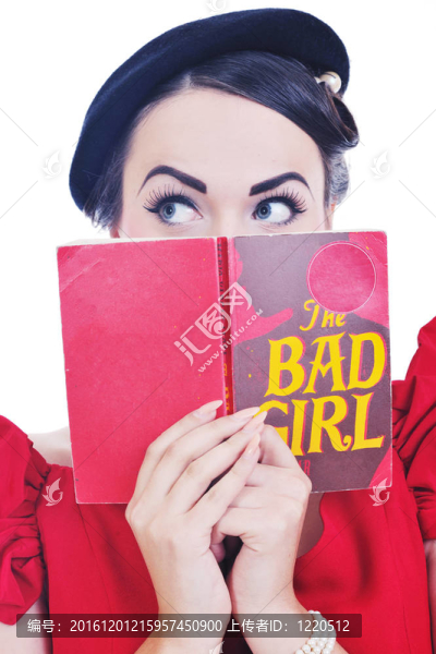 美麗少婦讀書