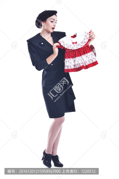 美麗的年輕女子孤立在白色