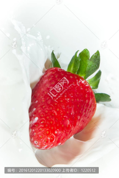 草莓濺奶