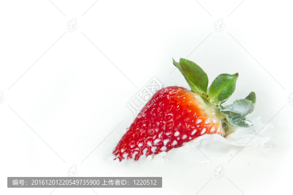 草莓濺奶