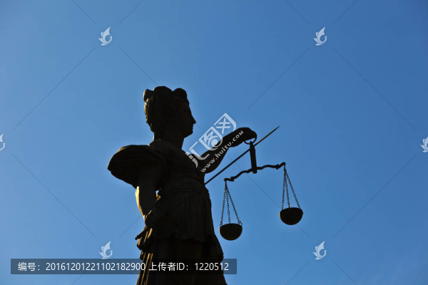 德國在法蘭克福的羅默女士前面司法正義的雕像
