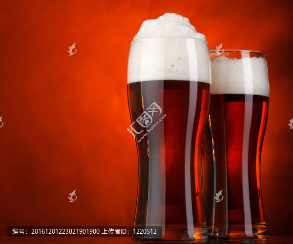 兩杯啤酒