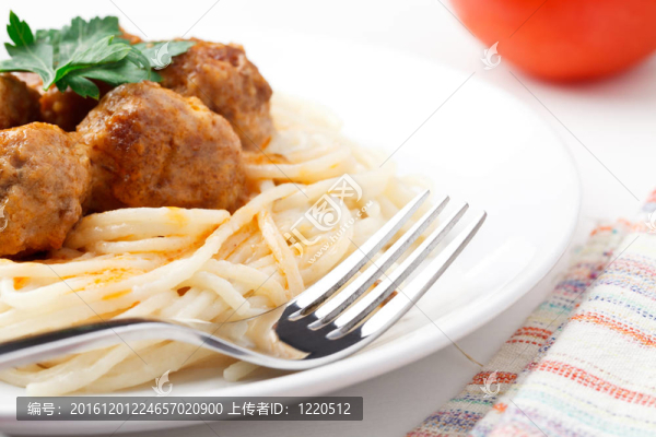 意大利面條和肉球