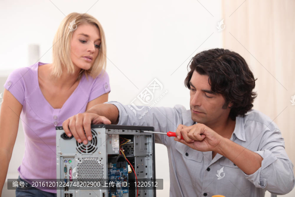 女人看男人的固定電腦