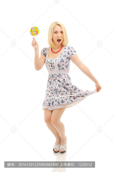 漂亮的金發(fā)碧眼和棒棒糖