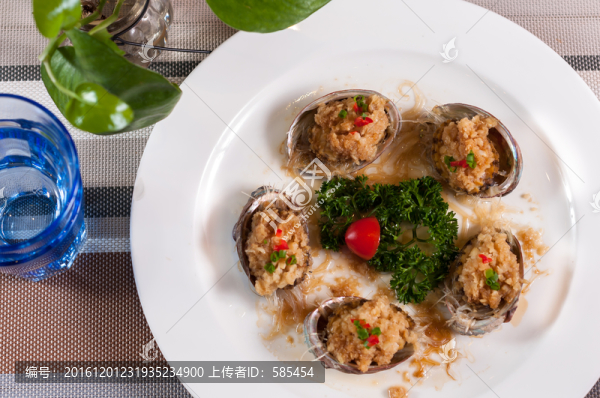 蒜蓉粉絲蒸鮑魚