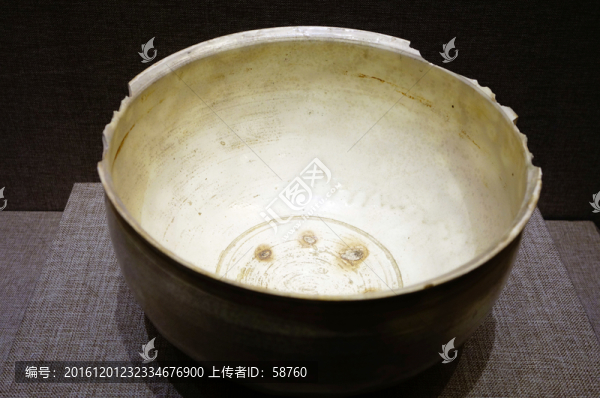 白瓷缽