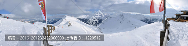 在薩爾巴赫的奧地利阿爾卑斯全景；
