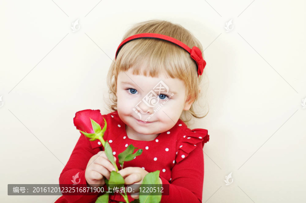 小女孩
