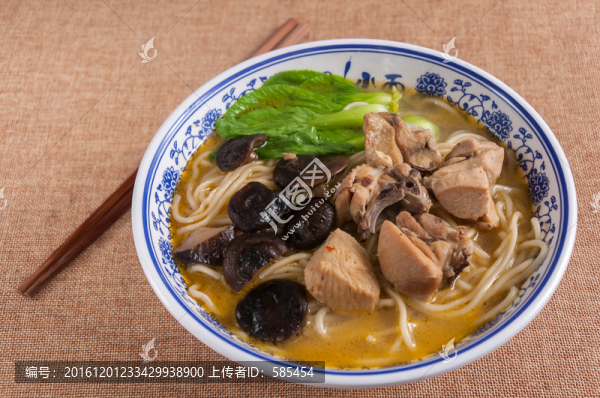 香菇燉雞面