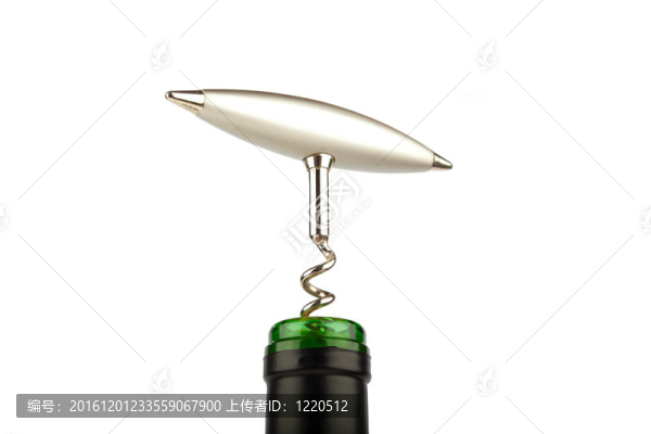 螺旋形金屬插在酒瓶的軟木塞