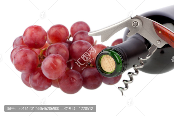 在白色背景上的螺旋和葡萄酒瓶