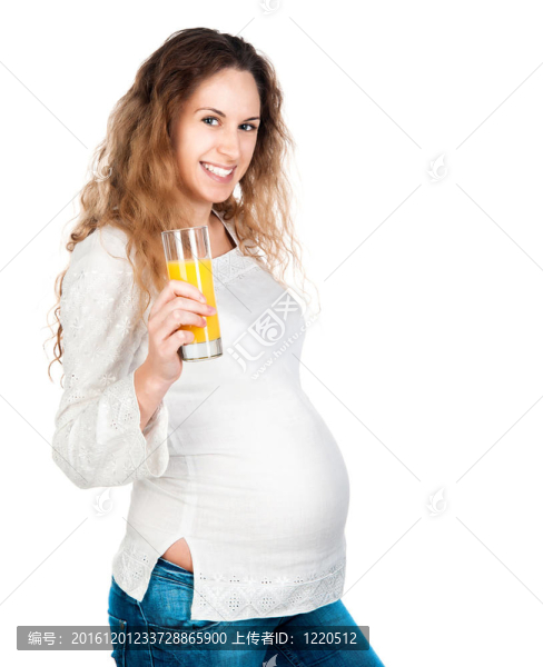 孕婦抱著漂亮的橘子